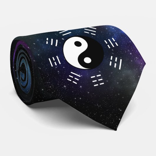 Yin Yang mit Bagua Trigram Symbols I-Ching Krawatte (Gerollt)