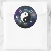 Yin Yang mit Bagua Trigram Symbols I-Ching Runder Aufkleber (Tasche)