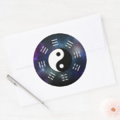 Yin Yang mit Bagua Trigram Symbols I-Ching Runder Aufkleber (Umschlag)