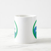 Yin-Yang mit Friedenszeichen Kaffeetasse (Mittel)