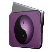 Yin-Yang-Monogramm - lila Laptopschutzhülle (Vorderseite Links)