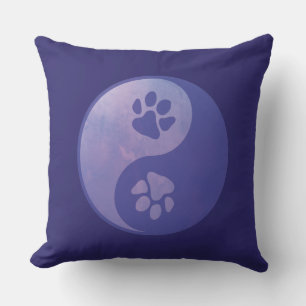 Yin Yang Paw Lila Throw Kissen
