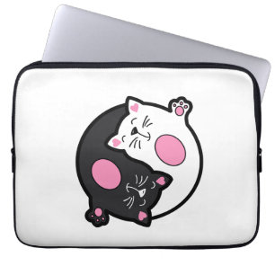 Yin Yang Schlafende Katzen in Schwarz und Weiß Laptopschutzhülle