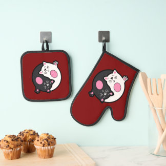 Yin Yang Schlafende Katzen in Schwarz und Weiß  Ofenhandschuh & Topflappen-Set