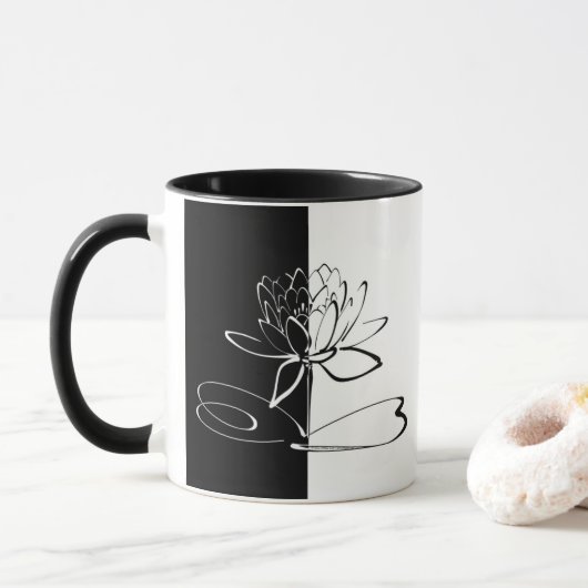Yin Yang Schwarz-weiß Lotus Blossom Tasse (Mit Donut)