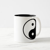 Yin Yang Schwarzweiss-Illustrations-Schablone Zweifarbige Tasse (VorderseiteRechts)