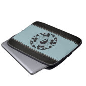 Yin Yang Symbol auf Blau Laptopschutzhülle (Vorne Knopf)
