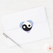 Yin Yang Symbol auf Wave Background Herz-Aufkleber (Umschlag)