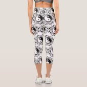 Yin & Yang Symbol Black and White Tattoo Style Capri Leggings (Rückseite)