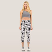 Yin & Yang Symbol Black and White Tattoo Style Capri Leggings (Vorderseite)