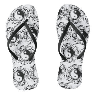 Yin & Yang-Symbol Schwarz-Weiß-Tätowierstil Badesandalen