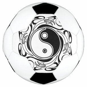 Yin & Yang-Symbol Schwarz-Weiß-Tätowierstil Fußball