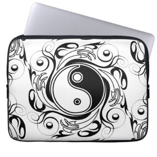 Yin & Yang Symbol Schwarz-Weiß-Tätowierstil Laptopschutzhülle
