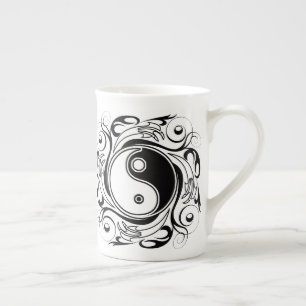 Yin & Yang-Symbol Schwarz-Weiß-Tätowierstil Porzellantasse