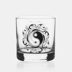 Yin & Yang-Symbol Schwarz-Weiß-Tätowierstil Whiskyglas