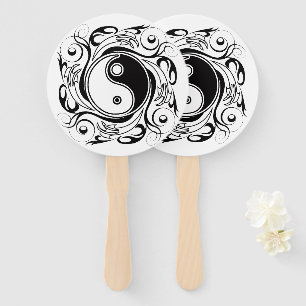Yin & Yang Symbol Schwarz-Weiß-Tätowierungsstil Fächer