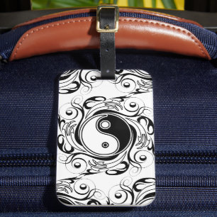 Yin & Yang Symbol Schwarz-Weiß-Tätowierungsstil Gepäckanhänger