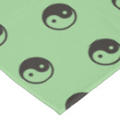 Yin Yang Symbol - solide Tätowierung Tischdecke (Schrägansicht)