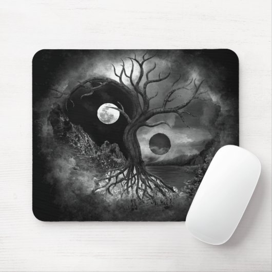 Yin Yang Tree Landscape Black and White Mousepad (Mit Mouse)