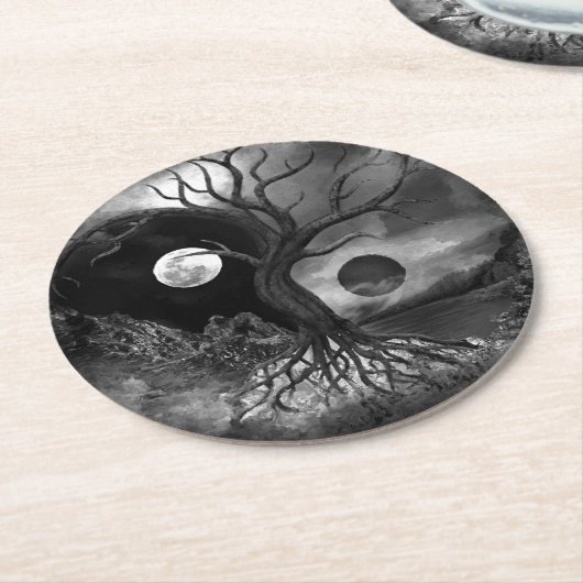 Yin Yang Tree Landschaft Schwarz-Weiß Runder Pappuntersetzer (Angewinkelt)