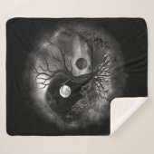 Yin Yang Tree Landschaft Schwarz-Weiß Sherpadecke (Vorderseite (Horizontal))