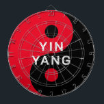 YinYang-Symbol für ein benutzerdefiniertes Dart-Bo Dartscheibe<br><div class="desc">Das YinYang Symbol ist ein rotes und schwarzes Symbol für ein benutzerdefiniertes Dartboard. Benutzerdefiniertes Farbyin- und Yangsymbol mit personalisiertem Text. Moderne Typografie-Vorlage. Ändern Sie die Logo-Vorlage in eine beliebige Farbe. Cooles ganzheitliches Design. Spirituelle chinesische Philosophie Ikone für Balance,  Harmonie,  Gesundheit,  Frieden,  Kampfkunst und mehr.</div>