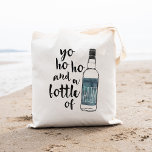 Yo Ho Flasche mit Rum Tote Bag Tragetasche<br><div class="desc">Yo ho und eine Flasche Rum! Genießen Sie das Piratenleben mit diesem Totbeutel mit einer Rum Flasche Aquarellbild und Pinselstrich Text. Zuhause Bars,  Partys,  Strandhäuser..oder wo auch immer Cocktails serviert werden!</div>