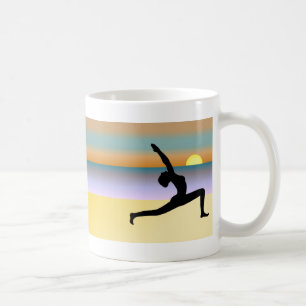 Yoga an den kaffeetasse