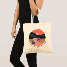Yoga Asana im Sonnenuntergang Tote Tasche