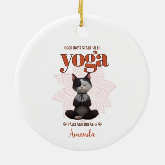 Yoga Cat Funny Paws and Breathe Personalisiert Keramik Ornament (Hinten)