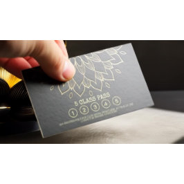 Yoga Class Pass Black Gold Embossed Mandala Floral Treuekarte