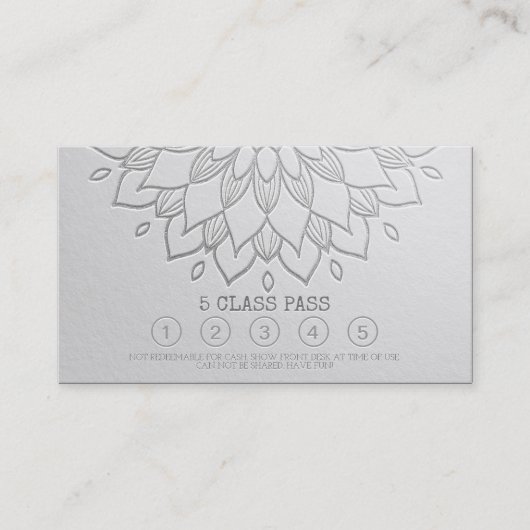Yoga Class Pass White Silver Emboss Mandala Floral Treuekarte (Vorderseite)