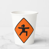 Yoga Crossing Sign Warrior Pose Strichmännchen Pappbecher (Vorderseite)