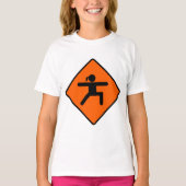 Yoga Crossing Sign Warrior Pose Strichmännchen T-Shirt (Vorderseite)