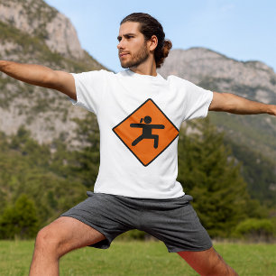 Yoga Crossing Sign Warrior Pose Strichmännchen T-Shirt