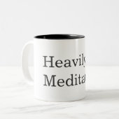 Yoga-Fitness stark meditiert Zweifarbige Tasse (Vorderseite Links)