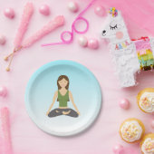 Yoga-Frau in der Pose Lotus Pappteller (Party)