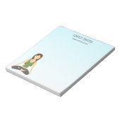 Yoga-Frau in Lotus-Pose und Yoga-Lehrertext Notizblock (Rotiert)