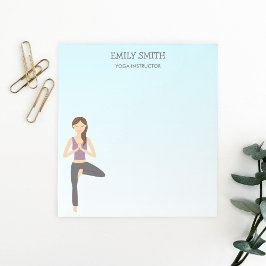 Yoga-Frau in Pose und Yoga-Lehrertext Notizblock