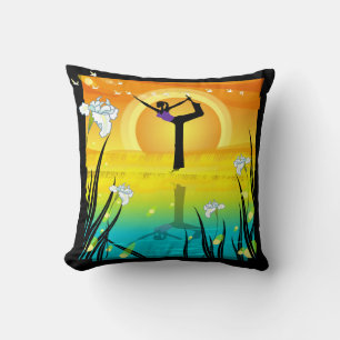 Yoga Girl am Pond American MoJo Pillow Kissen