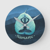 YOGA Instructor Meditation Pose Bodhi Leaf Cut Art Runde Wanduhr (Vorderseite)