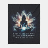 Yoga Instructor Meditation Pose Glühen Mist Lotus Fleecedecke (Vorderseite)