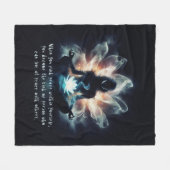 Yoga Instructor Meditation Pose Glühen Mist Lotus Fleecedecke (Vorderseite (Horizontal))
