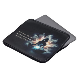 Yoga Instructor Meditation Pose Glühen Mist Lotus Laptopschutzhülle