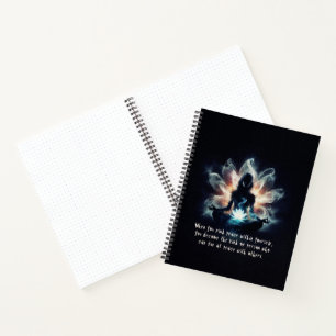Yoga Instructor Meditation Pose Glühen Mist Lotus Notizblock