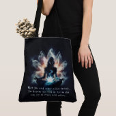 Yoga Instructor Meditation Pose Glühen Mist Lotus Tasche (Von Nahem)
