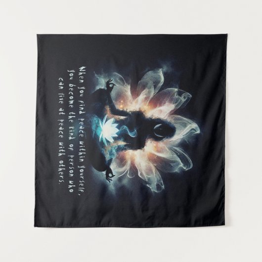 Yoga Instructor Meditation Pose Glühen Mist Lotus Wandteppich (Vorderseite (Horizontal))