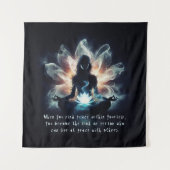 Yoga Instructor Meditation Pose Glühen Mist Lotus Wandteppich (Vorderseite)