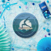 Yoga Instructor Meditation Pose Moon Flying Island Pappteller (Party)