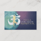 Yoga Instructor Meditation Pose OM Symbol Lila Visitenkarte (Vorderseite)